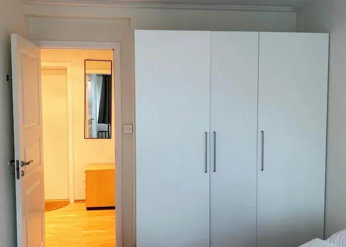 Apartmán Dinbnb L 700m To Aquarium I 6th Floor And Elevator - Value For The Money *